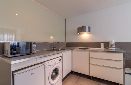Las Palmas de Gran Canaria Apartment | Flatguest Santa Catalina + Beach + Central + WiFi