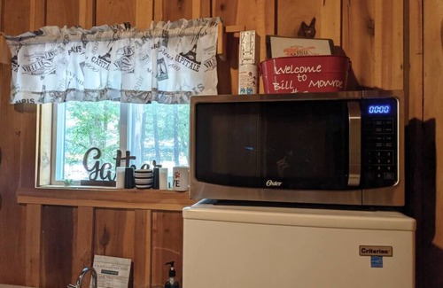 Helmsburg Cabin | "Flatts" Deluxe Camping Cabin #6 | Pet Friendly