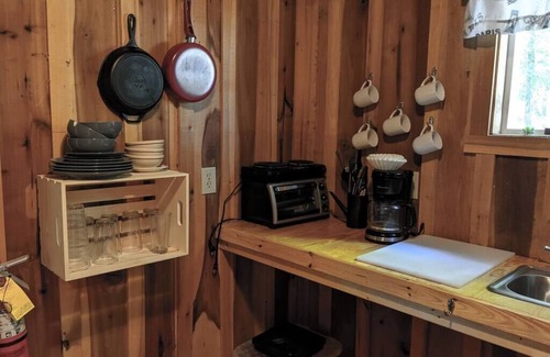 Helmsburg Cabin | "Flatts" Deluxe Camping Cabin #6 | Pet Friendly