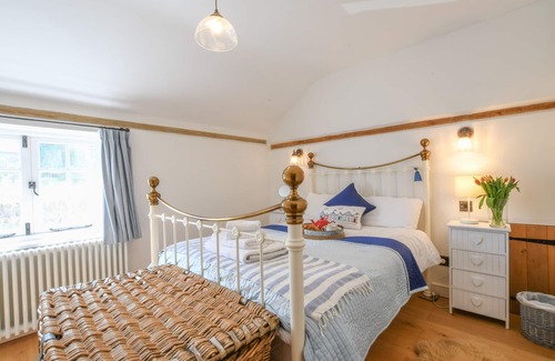 Halesworth Cottage | FLAXEN COTTAGE, HEVENINGHAM, pet friendly, with a garden in Laxfield
