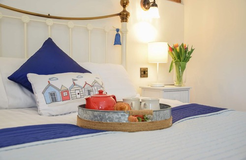 Halesworth Cottage | FLAXEN COTTAGE, HEVENINGHAM, pet friendly, with a garden in Laxfield