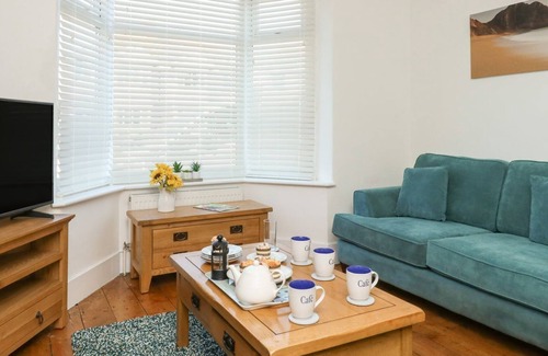 Wyke Regis Cottage | FLEET BREEZE, pet friendly, country holiday cottage in Wyke Regis