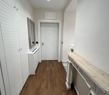 Kikinda Apartment | Fleur de Lys