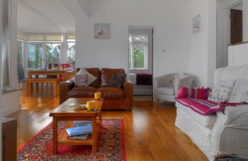 Charmouth House | FLEUR, pet friendly, country holiday cottage in Charmouth