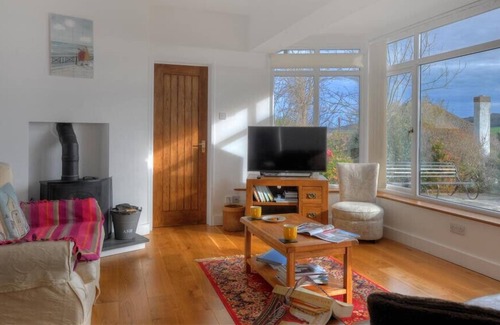 Charmouth House | FLEUR, pet friendly, country holiday cottage in Charmouth