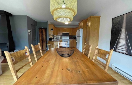 Baie-St-Paul Ski Chalet | Fleurs de Lys 100 Spacious, private, Spa, wood fireplace