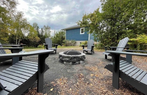Baie-St-Paul Ski Chalet | Fleurs de Lys 100 Spacious, private, Spa, wood fireplace