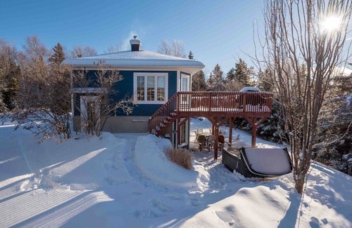 Baie-St-Paul Ski Chalet | Fleurs de Lys 100 Spacious, private, Spa, wood fireplace