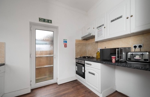 Streatham House | Flexistay Norbury Aparthotel