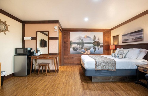 Ocean Shores Hotel | Flip Flop - Queen Studio Room at Wanderlust Inn, Pet Friendly