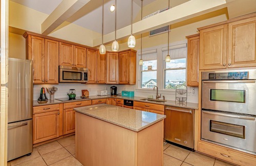 South Beach House | Flip Flops overlooks the signature hole of the golf course and has a beautiful view of the ocean!