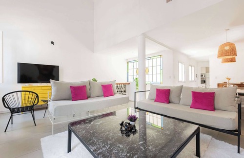 Palermo Condo | Fliphaus + Villa Soho Vibes - Lux House Palermo Soho
