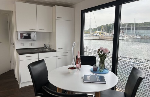 Probstei House | Floating 44 in Laboe Sind Schwimmenden Logenplätze an der Kieler Förde