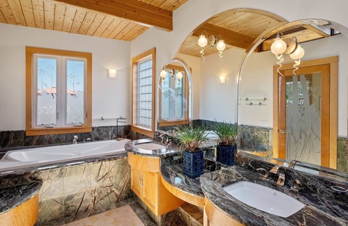 Marin City Boat Rental | Floating Home in Sausalito! 3 Floors with 2BR 3BA