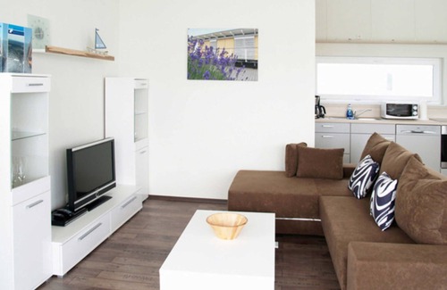 Kroeslin House | Floating House 2 Wotig with fireplace - 01. Floating Houses (95 m²) with fireplace