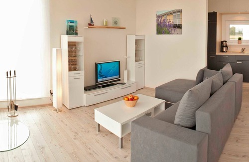 Kroeslin House | Floating House 2 Wotig with fireplace - 01. Floating Houses (95 m²) with fireplace