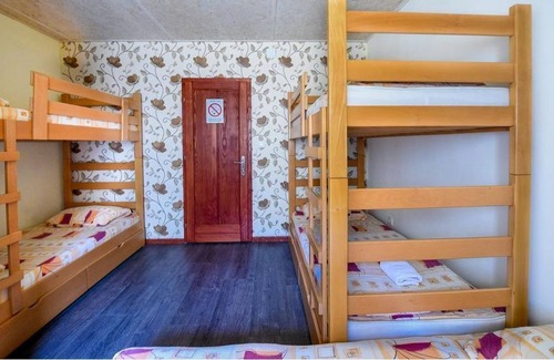 Novi Beograd House | Floating House on the River - Apt 3 (Quadruple Room)