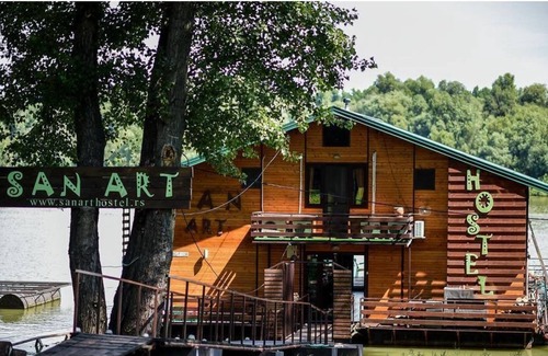 Novi Beograd House | Floating House on the River, near the city - Apt 5 (Twin Room)