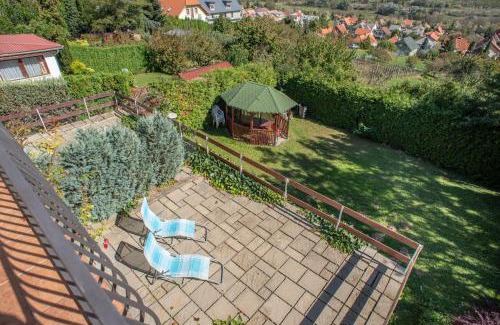 Heviz Apartment | Flora Villa