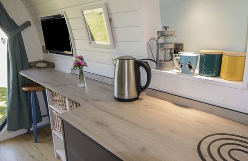 Merrion Cottage | FLORENCE POD, pet friendly, with a garden in Pembroke