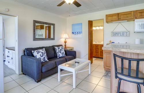 Sunset Reef Cottage | Florida Cottage - Walk to Redington Shores Beach!