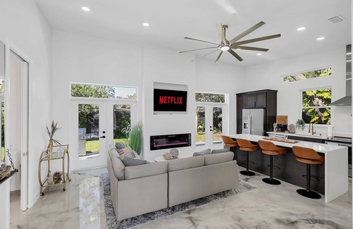 Kissimmee House | Florida HappyNest Secluded Luxury Guesthouse