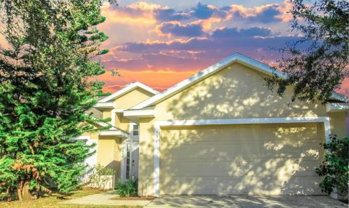Florida Pines Villa | Florida Pines Paradise Pet Friendly Villa - Pool and Games Room