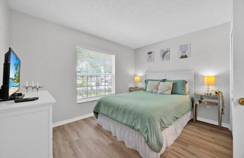 Florida Pines Villa | Florida Pines Paradise Pet Friendly Villa - Pool and Games Room