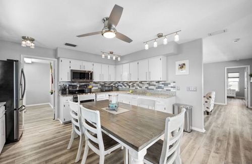 Marco Island House | Florida-style home w/pool, kayak, bikes, & ping pong