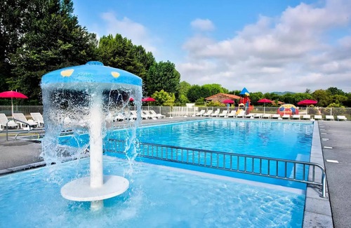 Souillac House | Flower Camping Les Ondines * - Mobil-Home Standard 31m2 3 bedrooms including semi-covered terrace 7m2 + TV 7 people