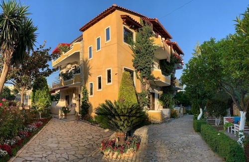 Ksamil Villa | Flower Garden Villa