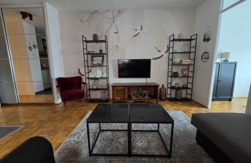 Zvezdara Apartment | Flower Home Belgrade