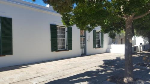 Graaff-Reinet Apartment | Flower's Halt