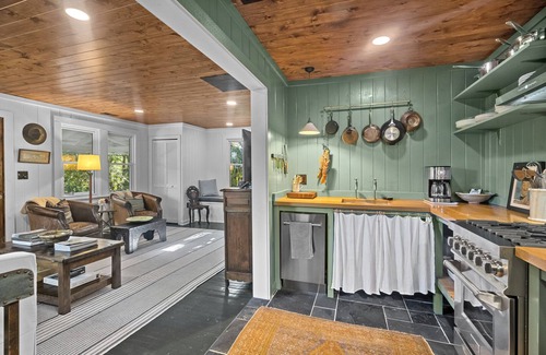 Highlands Cottage | FLY LAKE- A Modern Mirror Lake Cottage