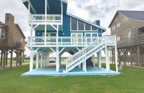 Freeport House | Fly Me to the Dune - Stylish beachfront family home