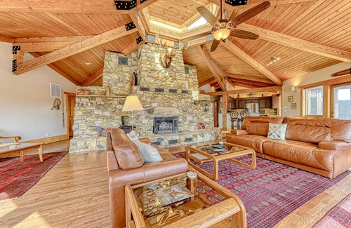 Louisa House | Flying Moose Lodge