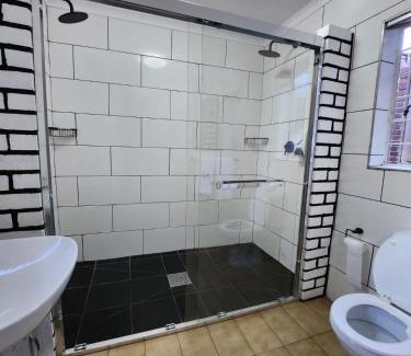 Randpark Ridge House | FM GUEST LODGE Comfort, Tranquility & Peace of Mind