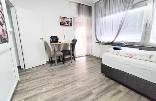 Ruesselsheim Apartment | FMI 44Accommodation