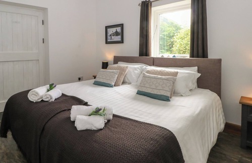 Longnor Cottage | FOGGS BARN, family friendly, character holiday cottage in Leek