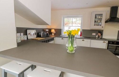 Ascog Cottage | FOIS HOUSE, pet friendly, character holiday cottage in Callander