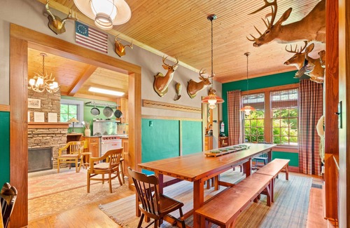 Hyner House | Folded Hills Lodge and Private Park