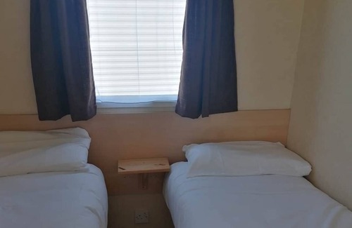 Icklesham House | Foley’s Cabin - Cosy retreat (D/F)