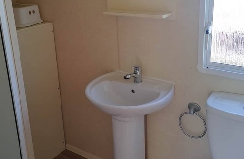 Icklesham House | Foley’s Cabin - Cosy retreat (D/F)