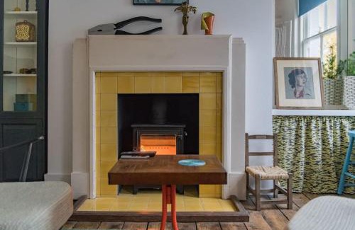 Folkestone Apartment | Folkestone Terrace - quirky vibe holiday home