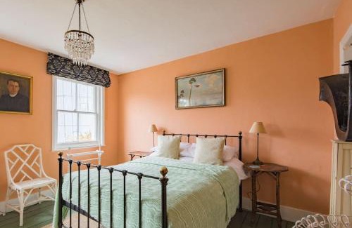 Folkestone Apartment | Folkestone Terrace - quirky vibe holiday home