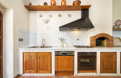 Chiusi Villa | Fonte Pinella 8 in Chiusi