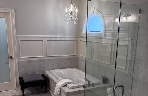Buechel House | FOOD PACKAGE attached to this booking by Master Chef. Kentucky Derby & PGA 2024
