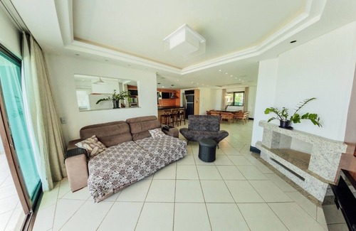 Balneario Camboriu House | Foot in the sand Balneario Camboriu