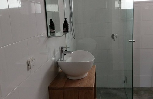 McCrae House | Foothills Beachside Escape McCrae