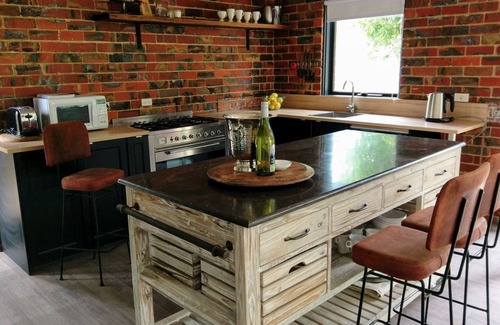 McCrae House | Foothills Beachside Escape McCrae